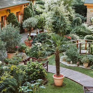 https://honigmond-garden-hotel.find-berlin-hotels.com